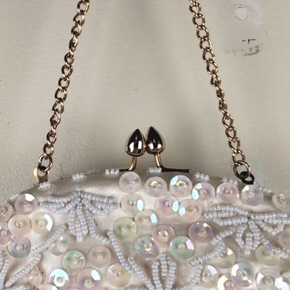 Vintage Ivory Beaded & Sequined Special Occasion Clutch Evening Bag Gold Chain - Picture 3 of 8